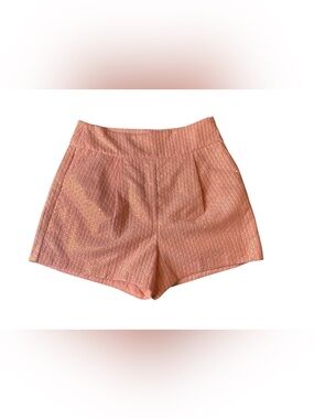 Free the Roses Size Med. NWT Peach color shorts lined